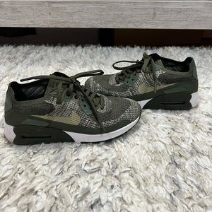 Nike Air Max 90 Flyknit